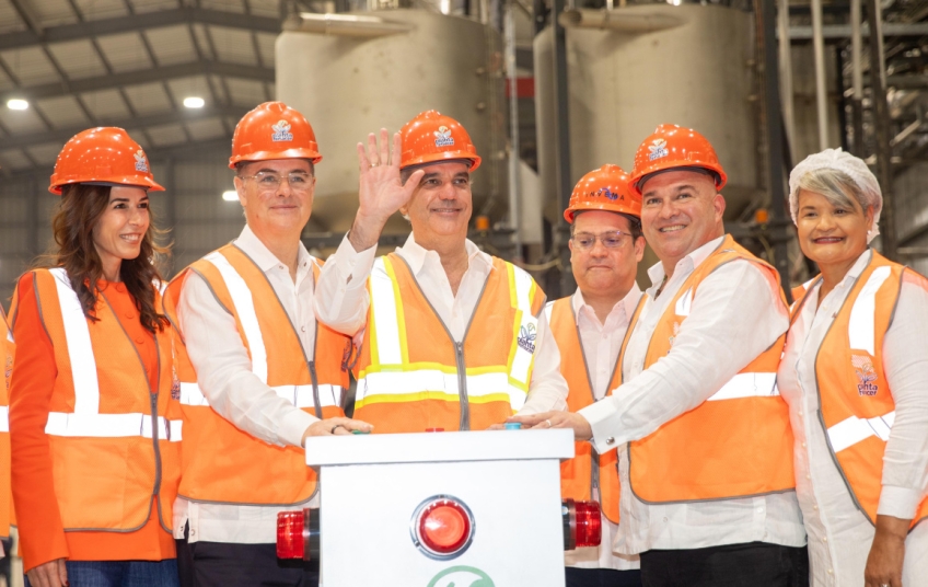 Presidente Abinader inaugura Planta Renacer, primera del Caribe en producir resina PET reciclada para alimentos